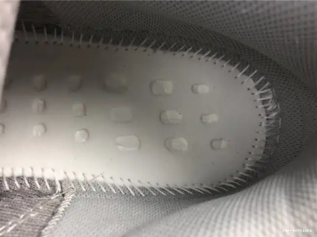 Cream Yeezy Adidas Cream 700 GY7924 Boost V2 0613